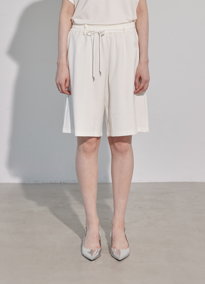 柔挺腰綁帶設計短褲